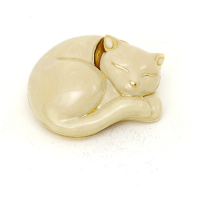 1995_Tuscany_Sleeping_Cat_1.jpg